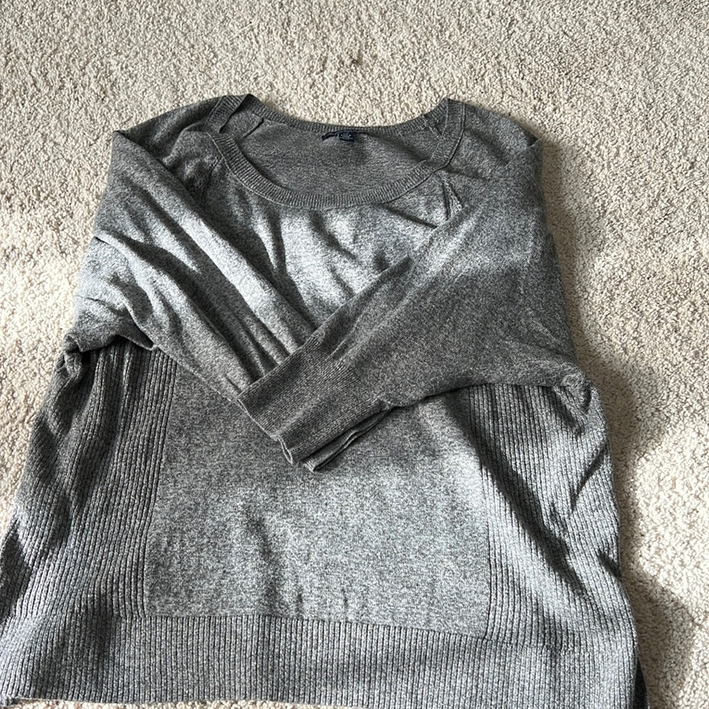 AMERICAN EAGLE LIGHTWEIGHT 3/4 SLEEVE SCOOP NECK SWEATER